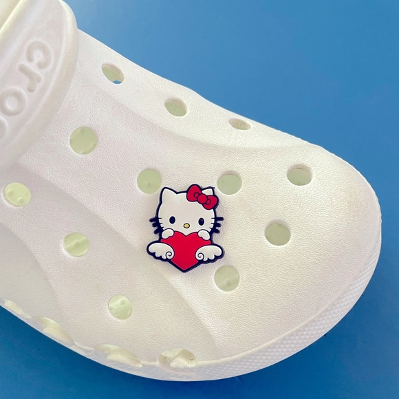 New Hello Kitty Crocs Heart Charm - Picture 2 of 2